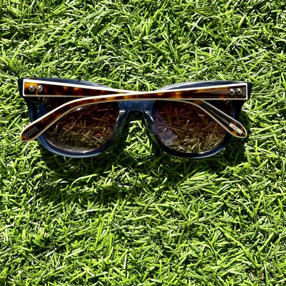 Moschino Eyewear Cat-Eye Frame Sunglasses - Picture 3 of 5